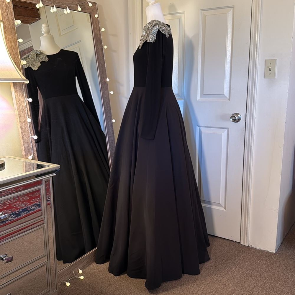 MAC DUGGAL Black Long Sleeve Ball Gown Taffeta with 3D Rhinestone Flower - Picture 8 of 13